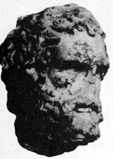 ▲ソロンの彫像。エジプトへ旅行したとき、古代都市のサイスで神官からアトランティスの話を聞いた。