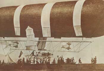 ▲1907年にテスト中のイギリス最初の軍事用飛行船。