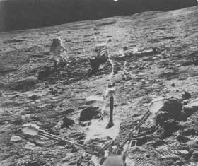 ���A�|��12���̔�s�m���Ȋw�������u���Z�b�g���Ă����ʁBcNASA