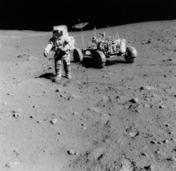 ���n�h���[�J���ʂ֌������A�|��15����s�m�̃f�[���C�b�h�E�X�R�b�g�BcNASA