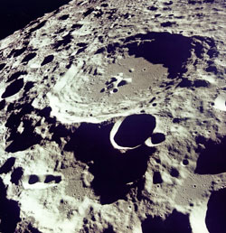 ���A�|��11�����B�e�������̃N���[�^�[cNASA