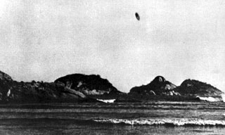 ��1952�N5���A�u���W���̃��I�f�W���l�C���t�߂̉��݂Ŗڌ����ꂽ�A�o���E�_�E�e�B�W���J��UFO�B